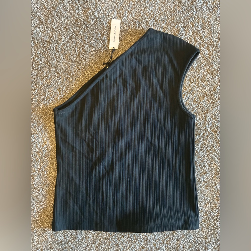 Black One-Shoulder Ribbed Top - Picture 2 of 2